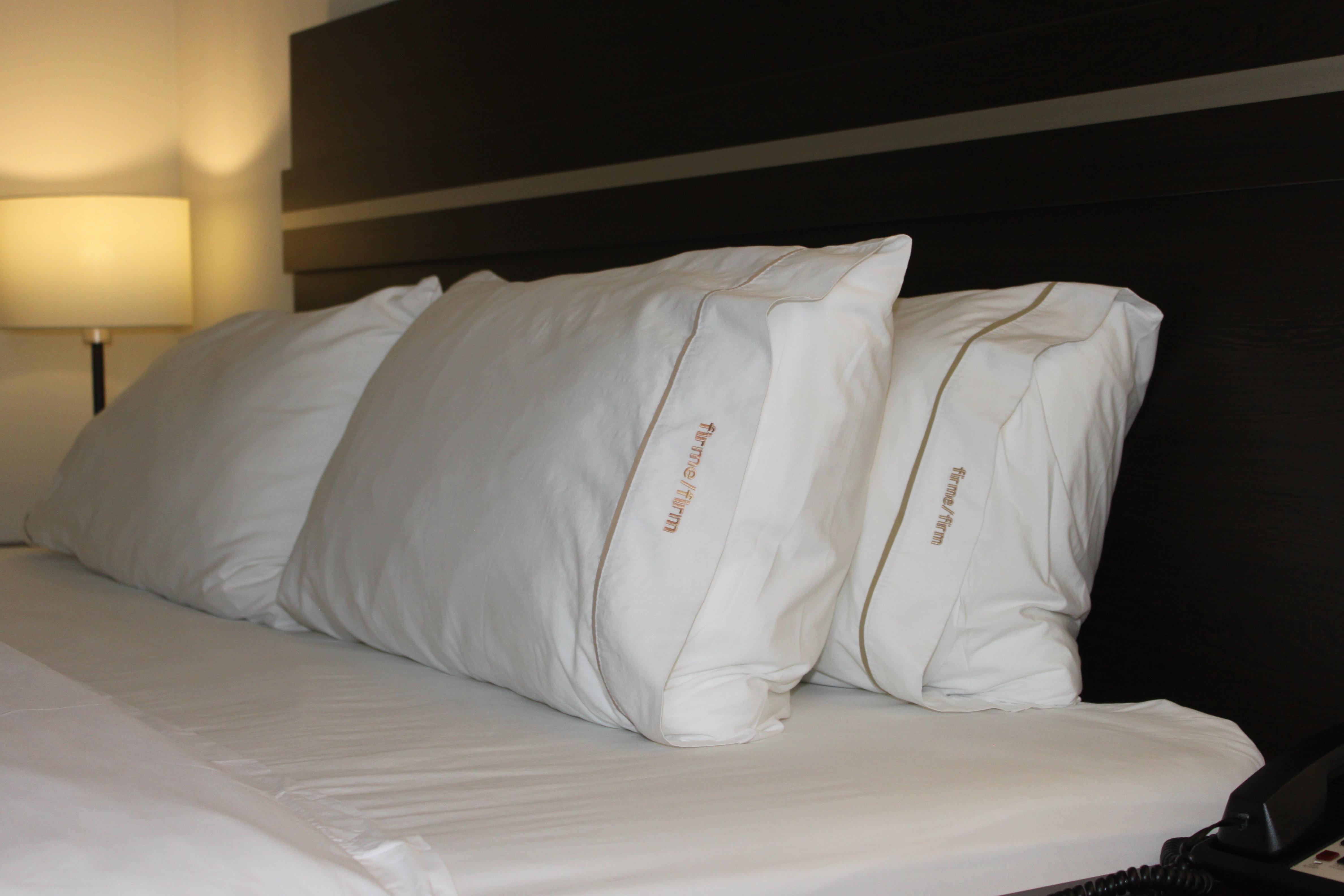 Holiday Inn Express Guaymas By Ihg Exterior photo Pillows on a bed