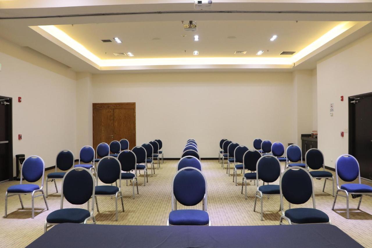Holiday Inn Express Guaymas By Ihg Exterior photo A meeting room at the hotel
