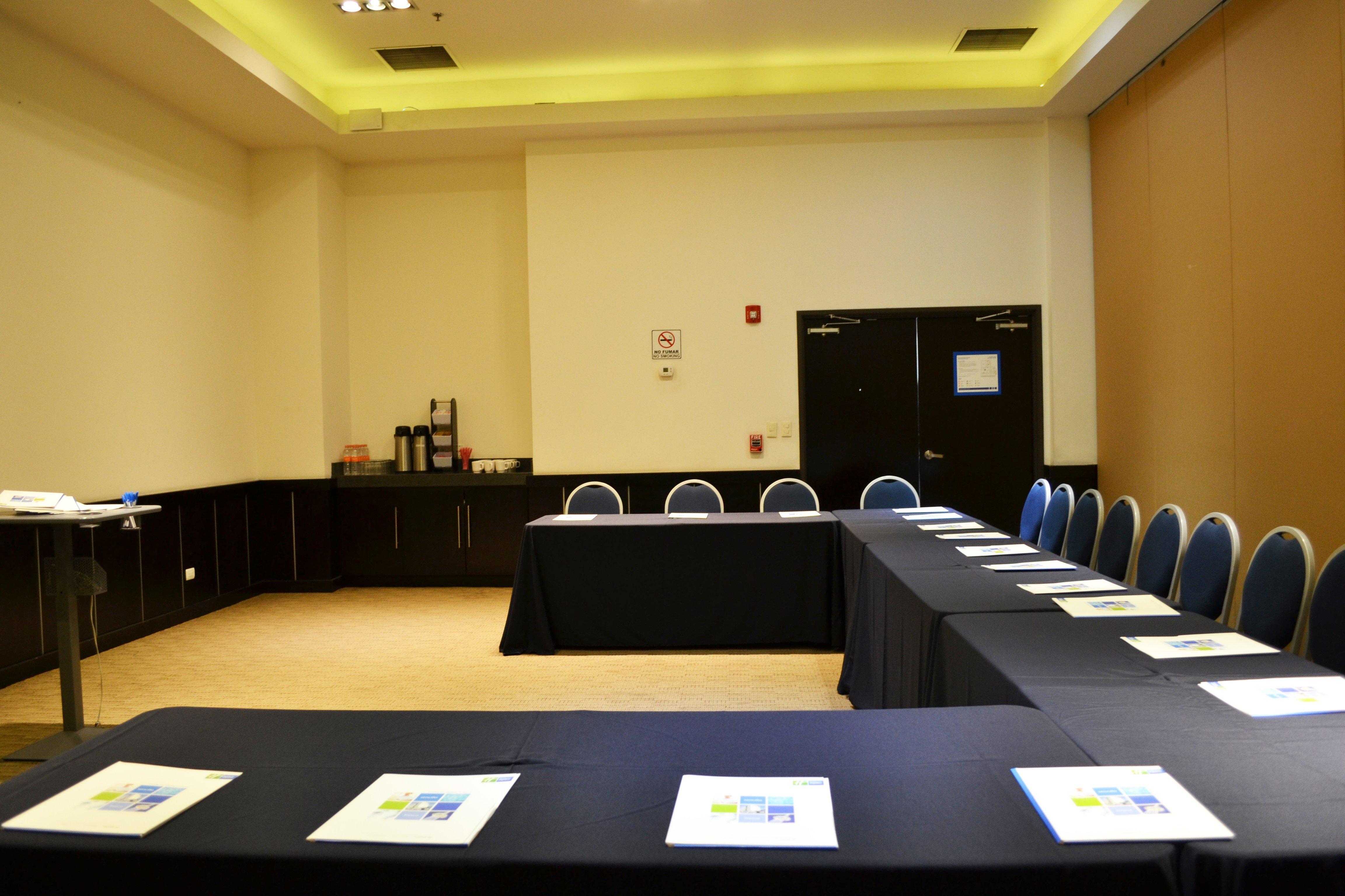 Holiday Inn Express Guaymas By Ihg Exterior photo A meeting room at the hotel