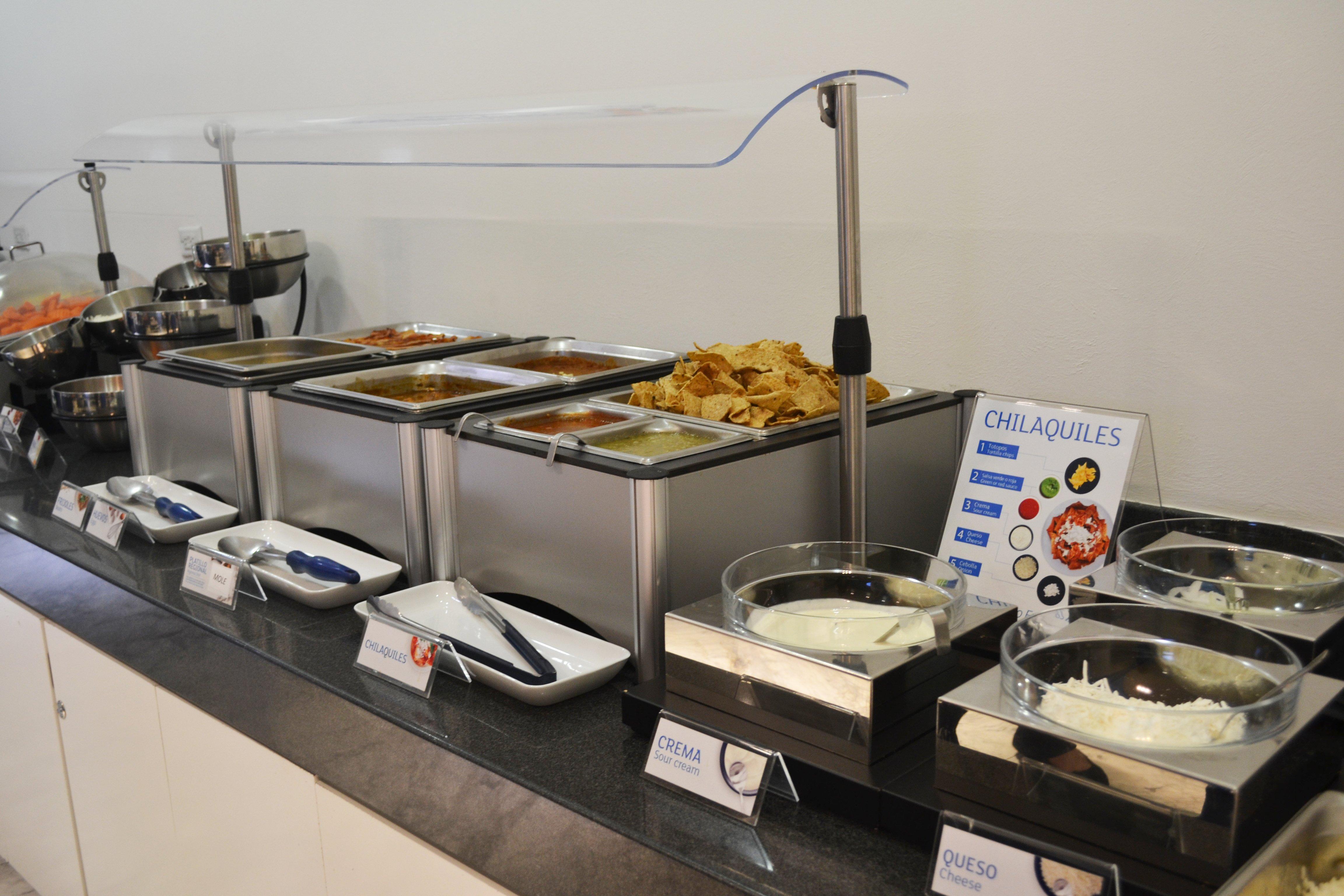 Holiday Inn Express Guaymas By Ihg Exterior photo A chafing dish with a pump