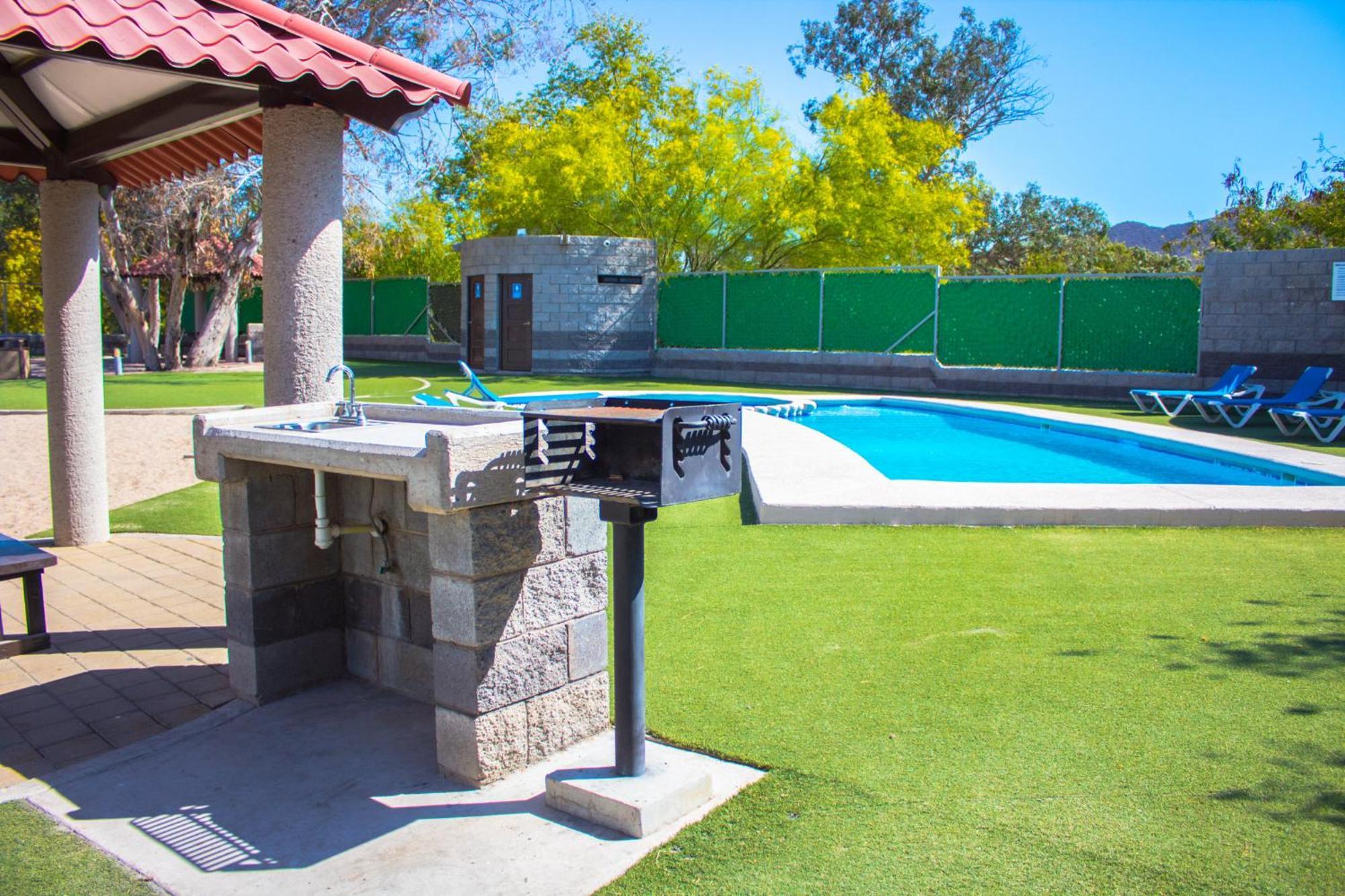 Holiday Inn Express Guaymas By Ihg Exterior photo A typical poolside barbecue in Chile